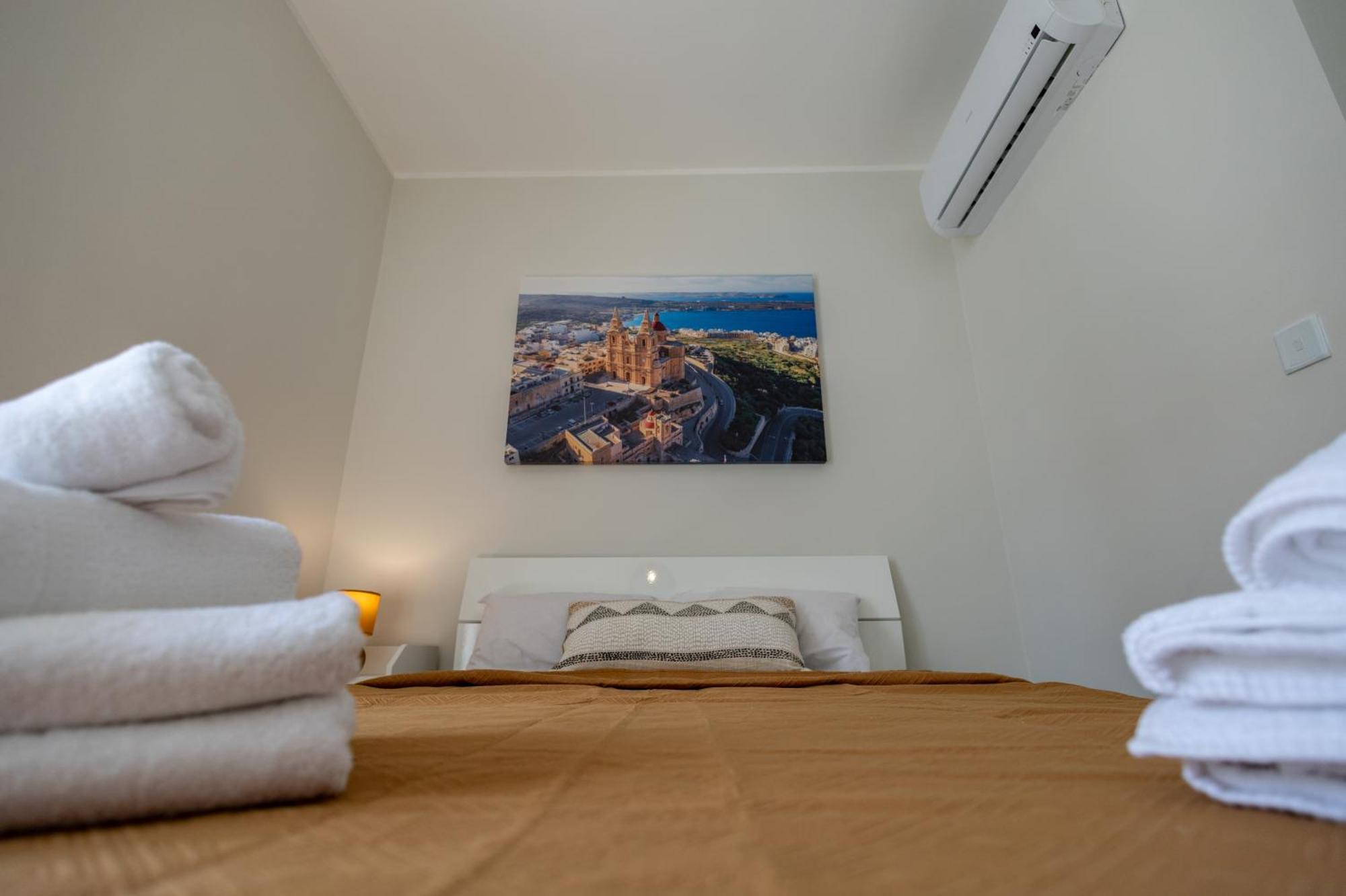 Mellieha Apartment With A View Екстериор снимка